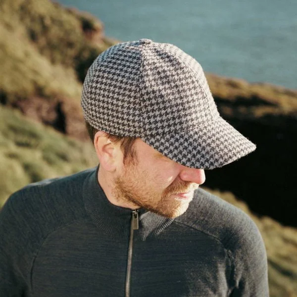 Tweed Baseball Style Cap with Earflaps - Image 42