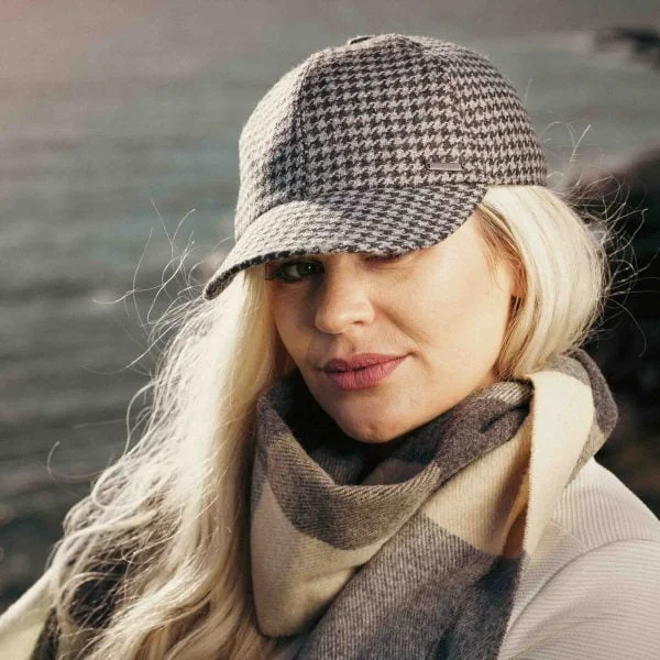 Tweed Baseball Style Cap with Earflaps - Image 44